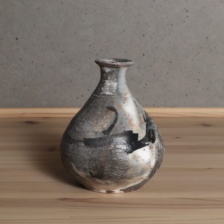 鈴木五郎作　灰釉　徳利　共箱　略歴付　酒器 Amazon.co.jp: 鈴木五郎作 灰釉 徳利 共箱 略歴付 酒器 : おもちゃ